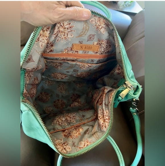 HOBO Large Sheila Seafoam Green Leather Tote Bag With Dustbag - Picture 4 of 4